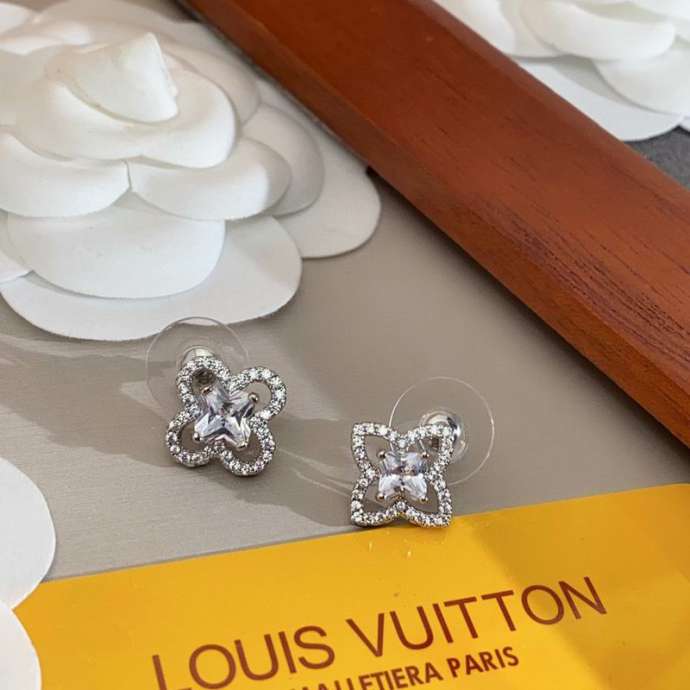 Picture of LV Earring _SKULVearring07cly19611853